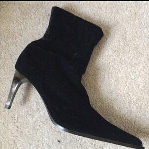 Nina Velvet bootie Original